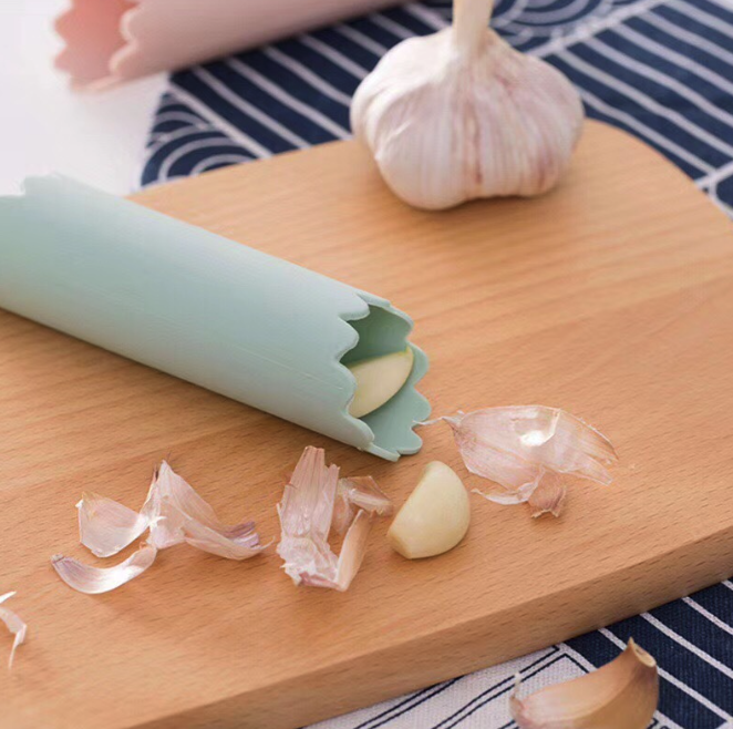 迷你蒜頭脫皮大蒜器剝皮器廚房好幫手剝蒜 食品級矽膠大蒜去皮器剝蒜筒