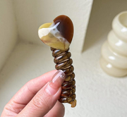 蝴蝶結直條髮圈 日系編髮神器 扎馬尾頭繩 蝴蝶結髮繩 高彈力耐用髮圈 深棕色【愛心款】