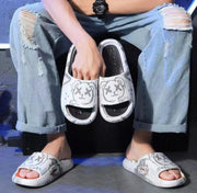 New Cartoon Bear Indoor and Outdoor Non-slip Casual Slippers Beach Slippers Room Slippers 39-40 (Black and White)