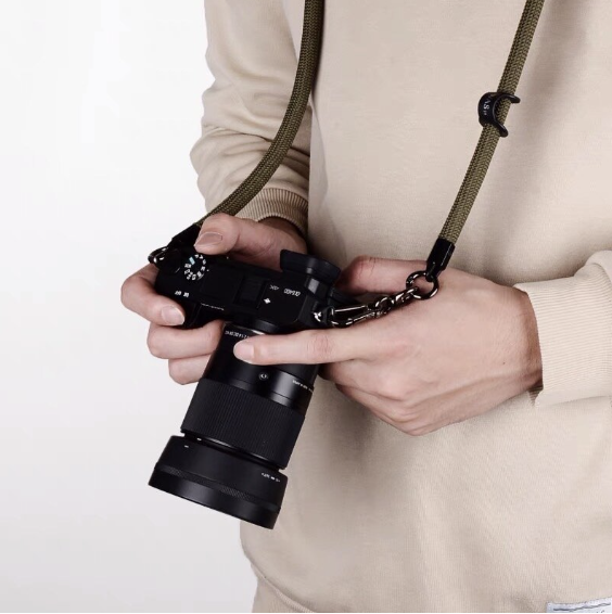 (軍綠色) 10mm 攀岩繩 手機掛繩 *適合任何型號手機 * (有手機殼即可用) 電話繩 (附送墊片) 掛頸手機掛繩 通用手機掛繩 便攜 可側揹 電話繩