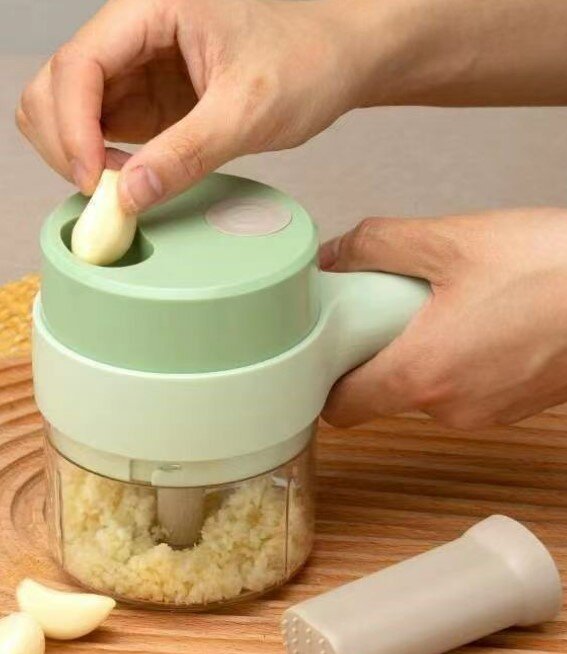 多功能三合一電動搗蒜機+切片機+清潔刷 厨房多功能電動切菜 蒜泥神器 家用絞肉機 蒜蓉器 刨刀 料理切菜機 削皮刀