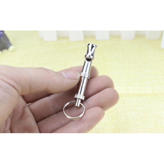 帶掛繩可調節銀色寵物訓犬笛 不銹鋼狗笛 訓犬口哨 犬笛訓狗器 寵物訓練器 可調節 馴犬笛 寵物狗笛 超聲波 訓犬笛 訓狗笛 狗哨子 訓練寵物 行為訓練