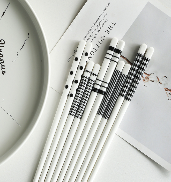 5 pairs of ceramic chopsticks, spoons, soup spoons, household chopsticks, gifts, household gifts, tableware, chopsticks, chopstick holders