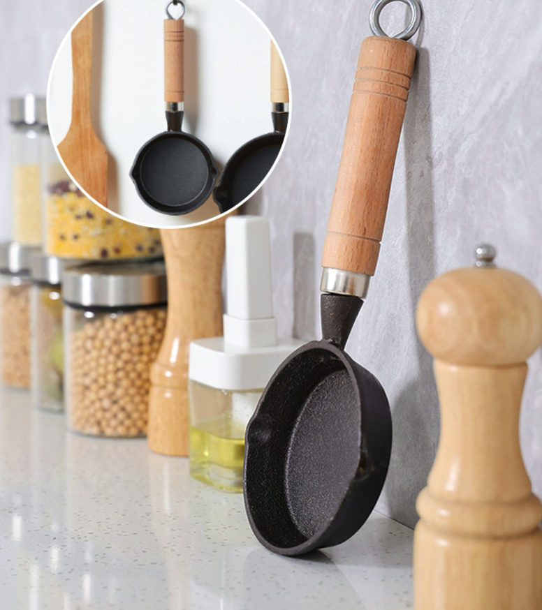 Omelette small frying pan flat bottom special artifact for making egg dumplings mini oil pouring hot oil pan oil pouring poached eggs