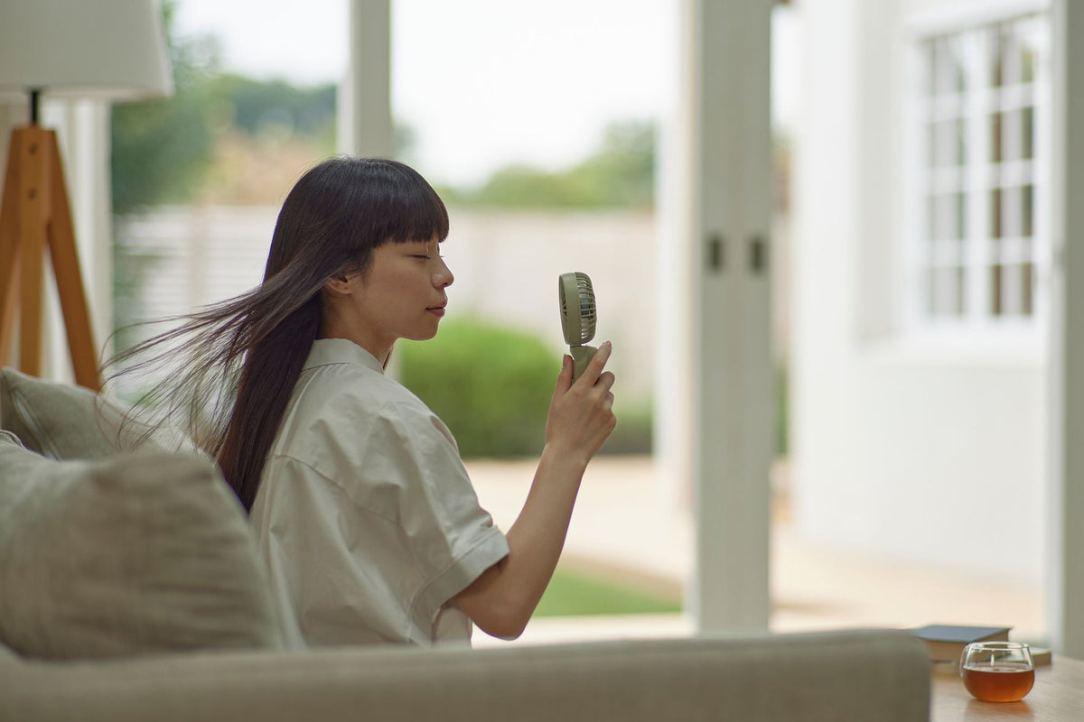 Rhythm. - Silky Wind Mobile 3.2 勾掛式雙扇葉摺疊手提風扇｜手提風扇｜雙葉風扇｜掛頸風扇｜座枱風扇 - 綠色 小風扇 夏天旅行出行露營降溫必備 便攜式usb風扇- View 7-ManyMart 萬嚟買