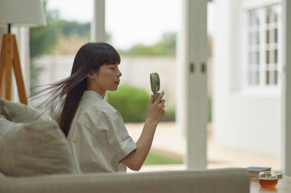 Rhythm. - Silky Wind Mobile 3.2 勾掛式雙扇葉摺疊手提風扇｜手提風扇｜雙葉風扇｜掛頸風扇｜座枱風扇 - 綠色 小風扇 夏天旅行出行露營降溫必備 便攜式usb風扇- View 7-ManyMart 萬嚟買