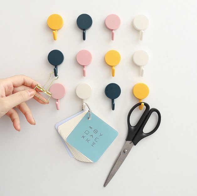 (10 pcs) Simple style color matching no-drilling wall traceless hooks with random colors and adhesive hooks