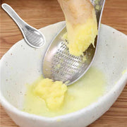 Stainless steel ginger grinder garlic masher spoon multi-purpose strainer garlic press chopper stainless steel garlic bracelet garlic masher household garlic grinder garlic tool garlic peeler/garlic press artifact ginger juice ginger paste