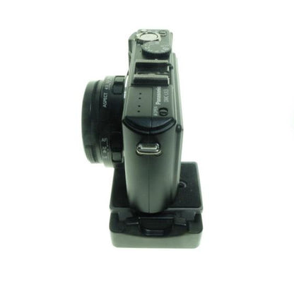 Gray and black quick-release plate camera tripod quick-release mount quick-release mount head quick-release mount head