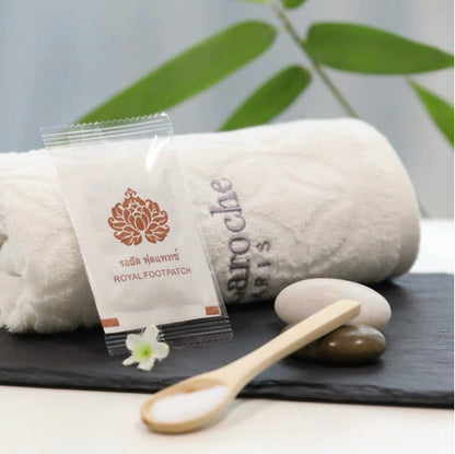 Thailand Dusitra Royal Ginger Foot Patch to remove moisture and improve sleep, cold hands and feet foot patch (10 pieces)