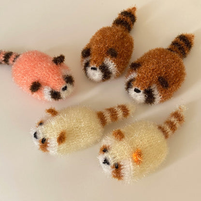 Japanese Zakka red panda scouring pad powerfully removes oil stains, cute kitchen dishes, pots and pans, dish towels, cartoon home toilet, bathroom cleaning sponge (brown)