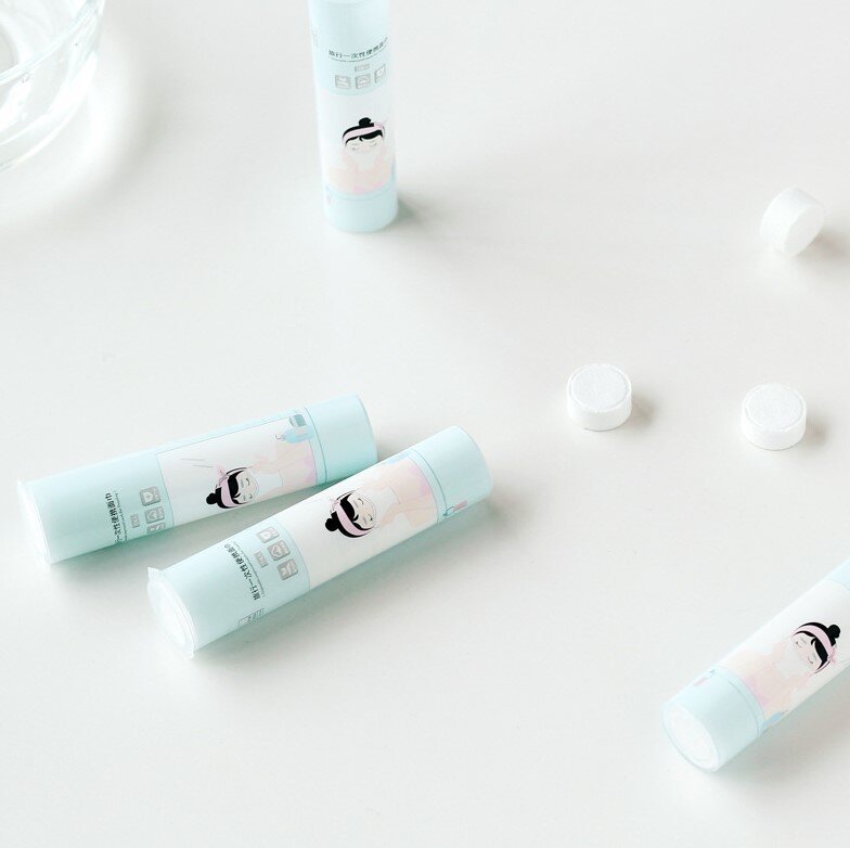 (Tube) Travel disposable portable compressed white towel/face towel (10 pieces per tube) x 1 tube Travel disposable portable compressed white towel/face towel (10 pieces per tube) 10 pieces in