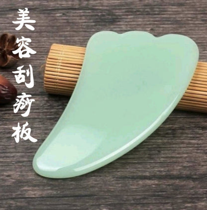 beixinrou 貝心柔 精品 玉石刮痧板 (三角形) 面部通淋巴 臉部拔筋棒 刮痧板 玉石碧玉 手持舒適 美容 背部面部通用 點穴提拉 瘦面 按摩用品排毒美顏美容按摩瘦臉面部頸部手腳全身刮痧加速新