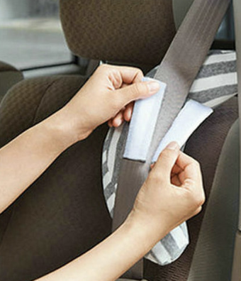 Japanese seat belt sheath conforms to the moon pillow moon pillow/head pillow/seat belt pillow/protective pillow/car headrest/child head pillow/seat belt sheath neck pillow