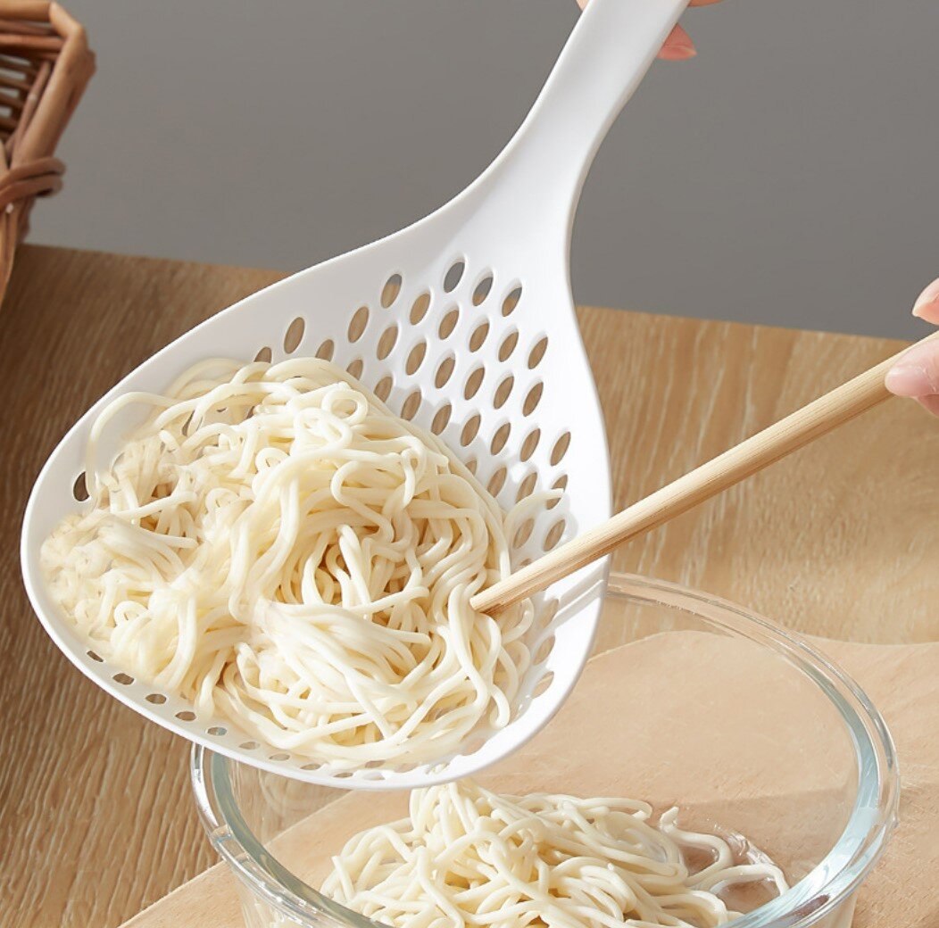 Japanese large colander filter sieve household kitchen nylon high temperature resistant noodles cooking noodles leaking mesh dumpling fishing spoon fence edge stove spoon